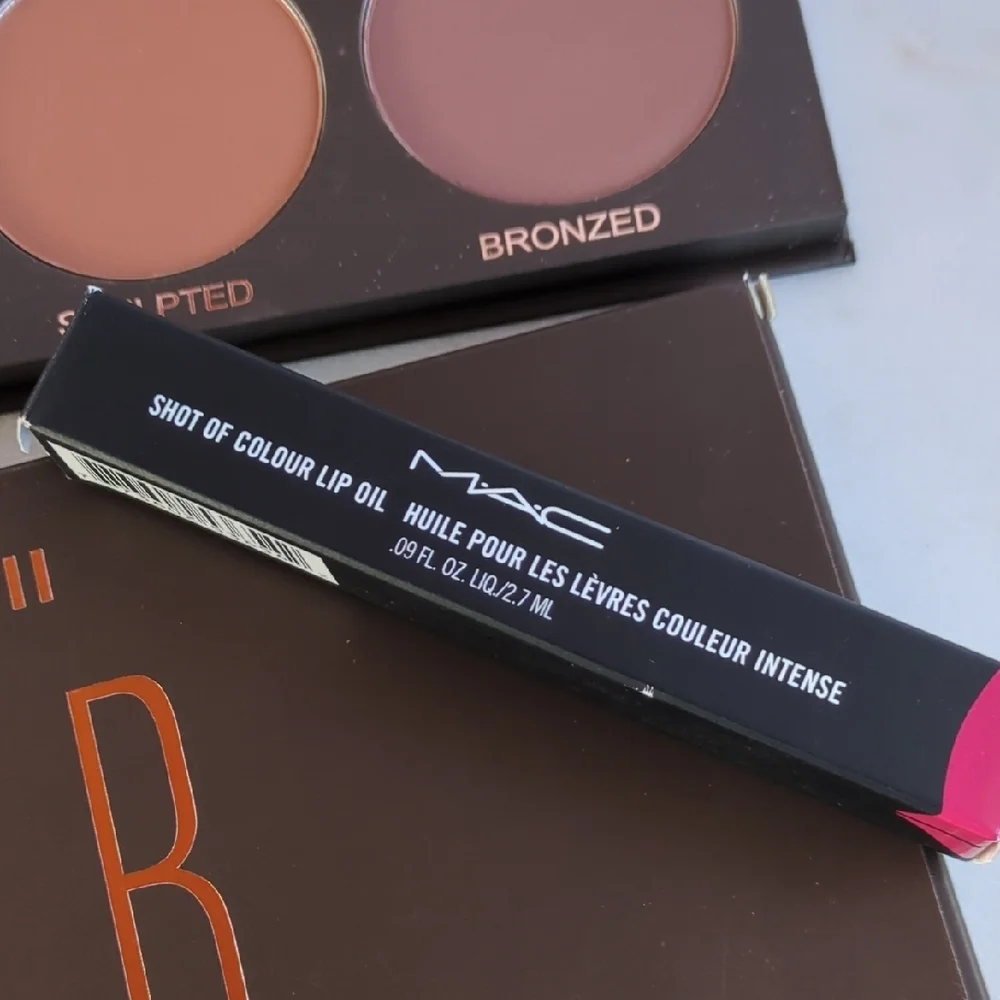 Kab Cosmetics Contour Palette and MAC Lip Oil